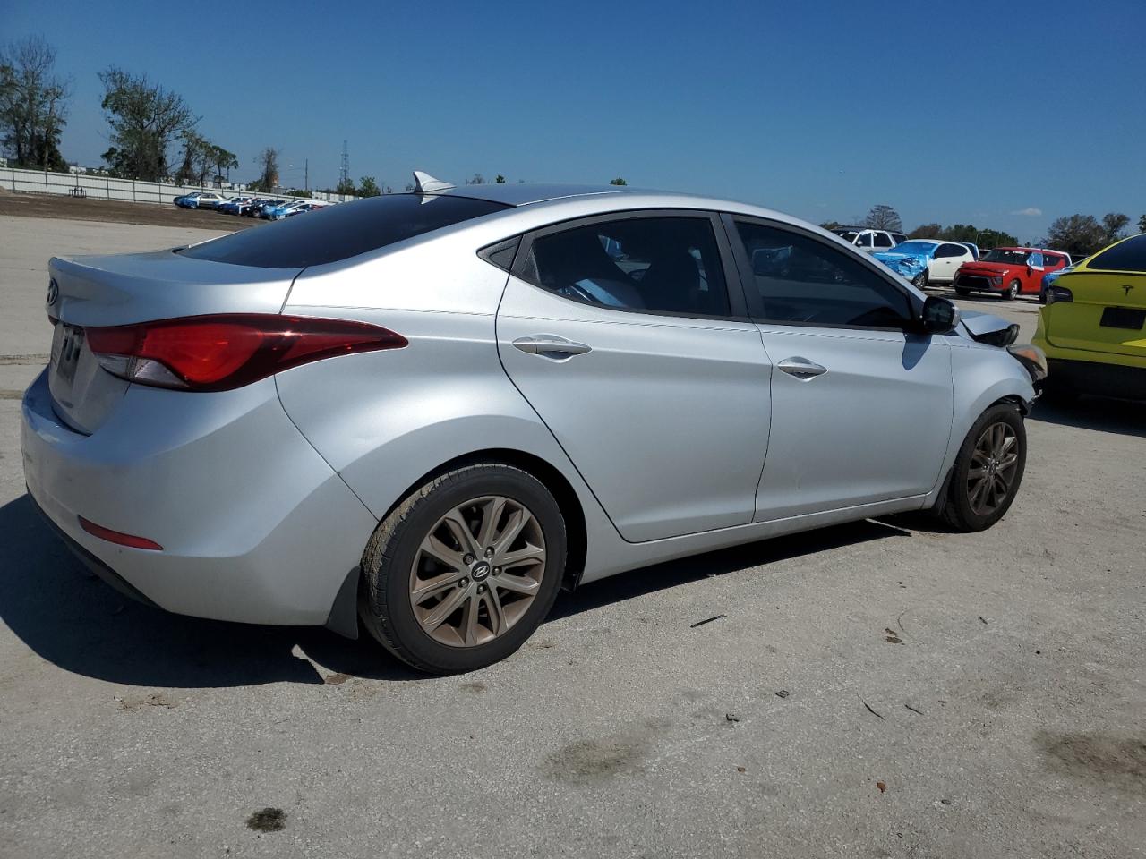 2014 Hyundai Elantra - Image 3