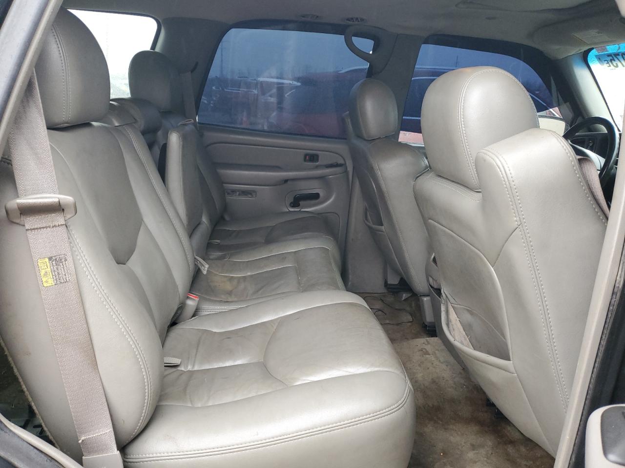 2004 Chevrolet Tahoe - Image 10