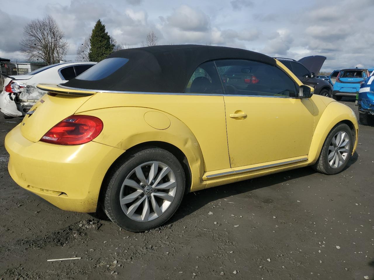 2015 Volkswagen Beetle - Image 3