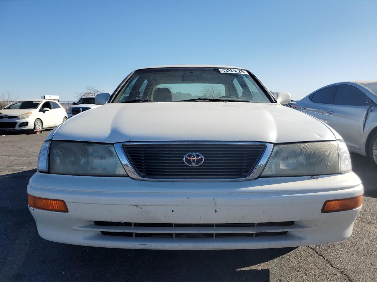 1997 Toyota Avalon - Image 5