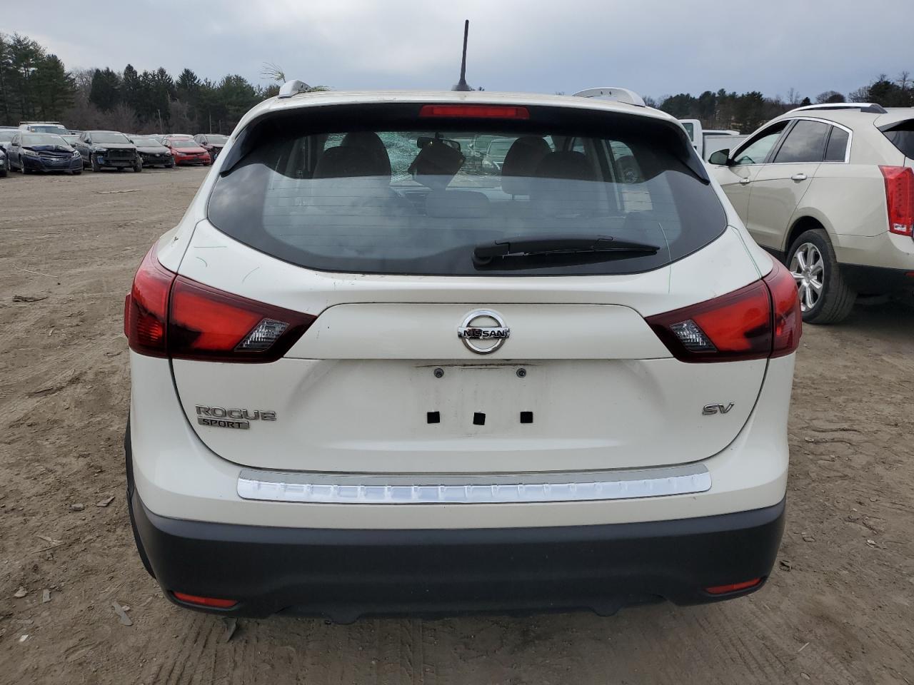 2018 Nissan Rogue - Image 6