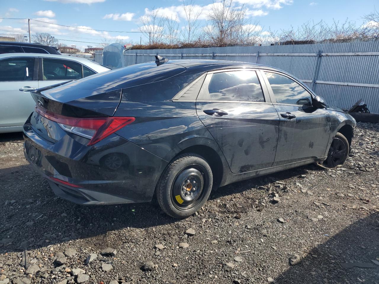 2022 Hyundai Elantra - Image 3