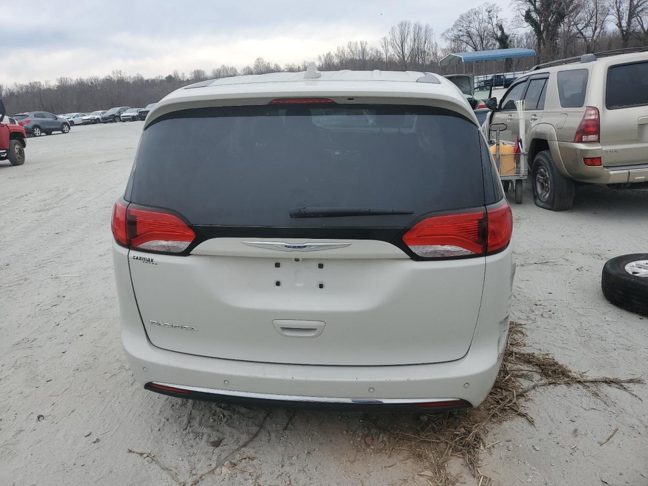 2020 Chrysler Pacifica - Image 6