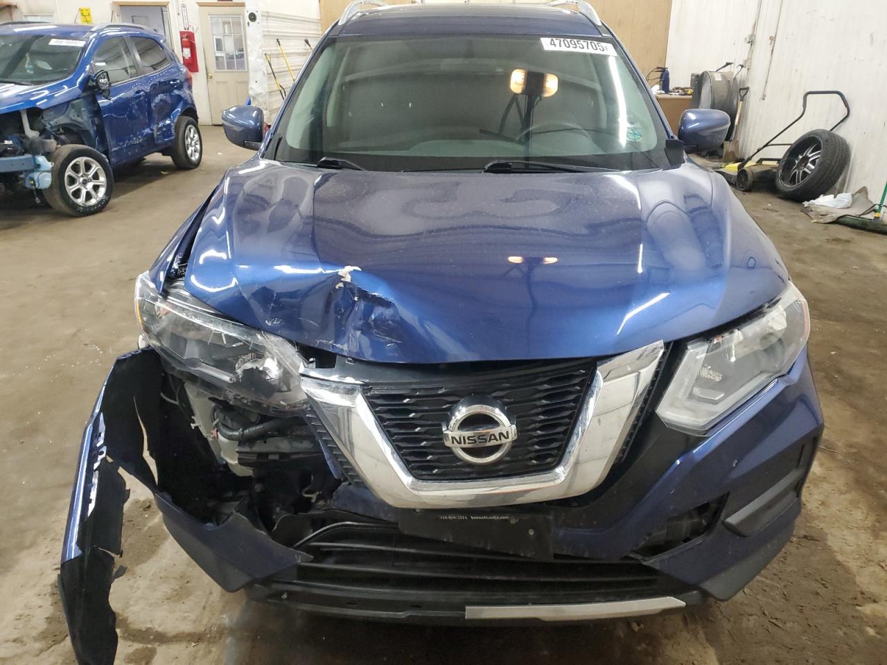 2017 Nissan Rogue - Image 5
