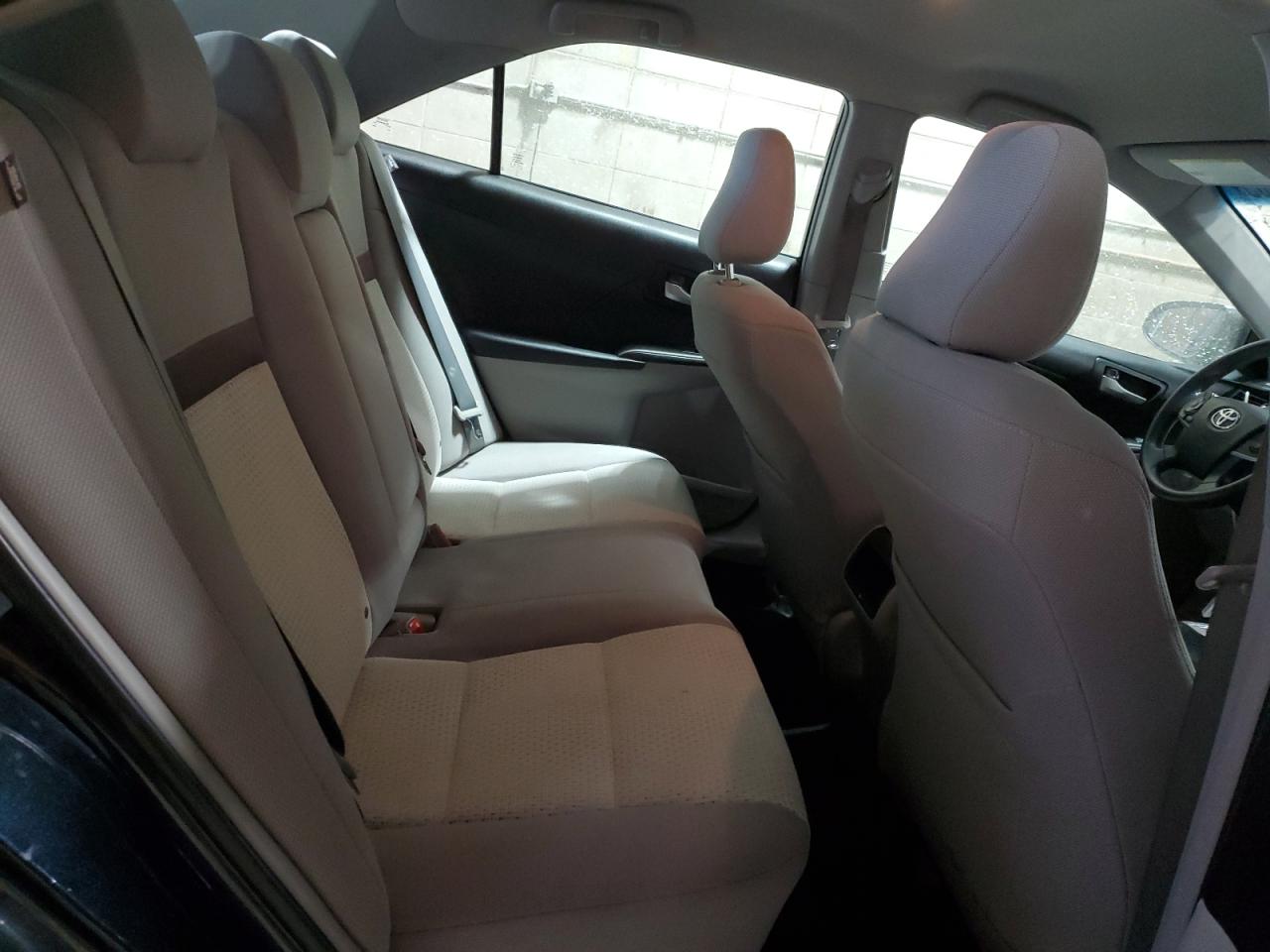 2013 Toyota Camry - Image 10
