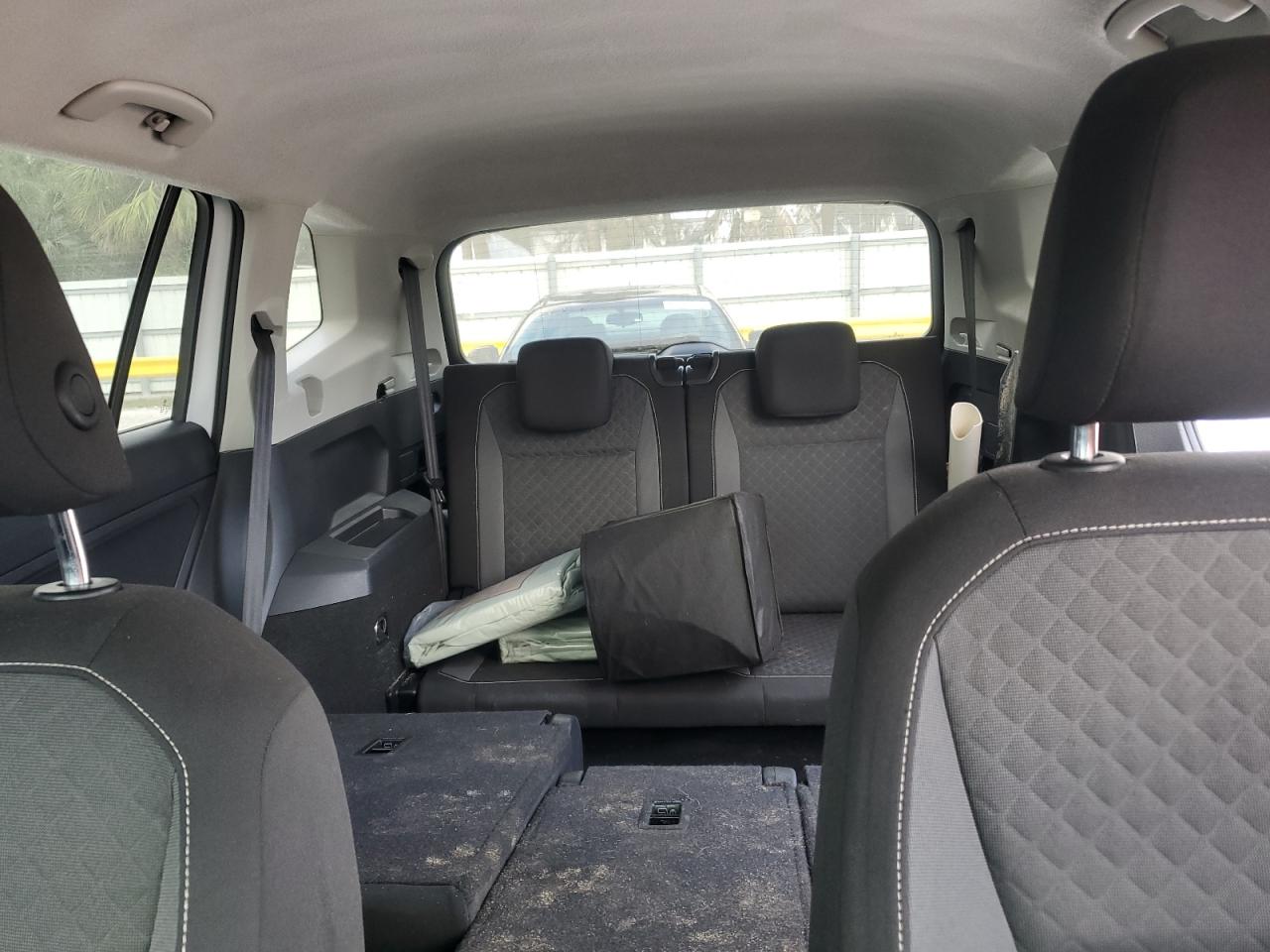 2021 Volkswagen Tiguan - Image 10
