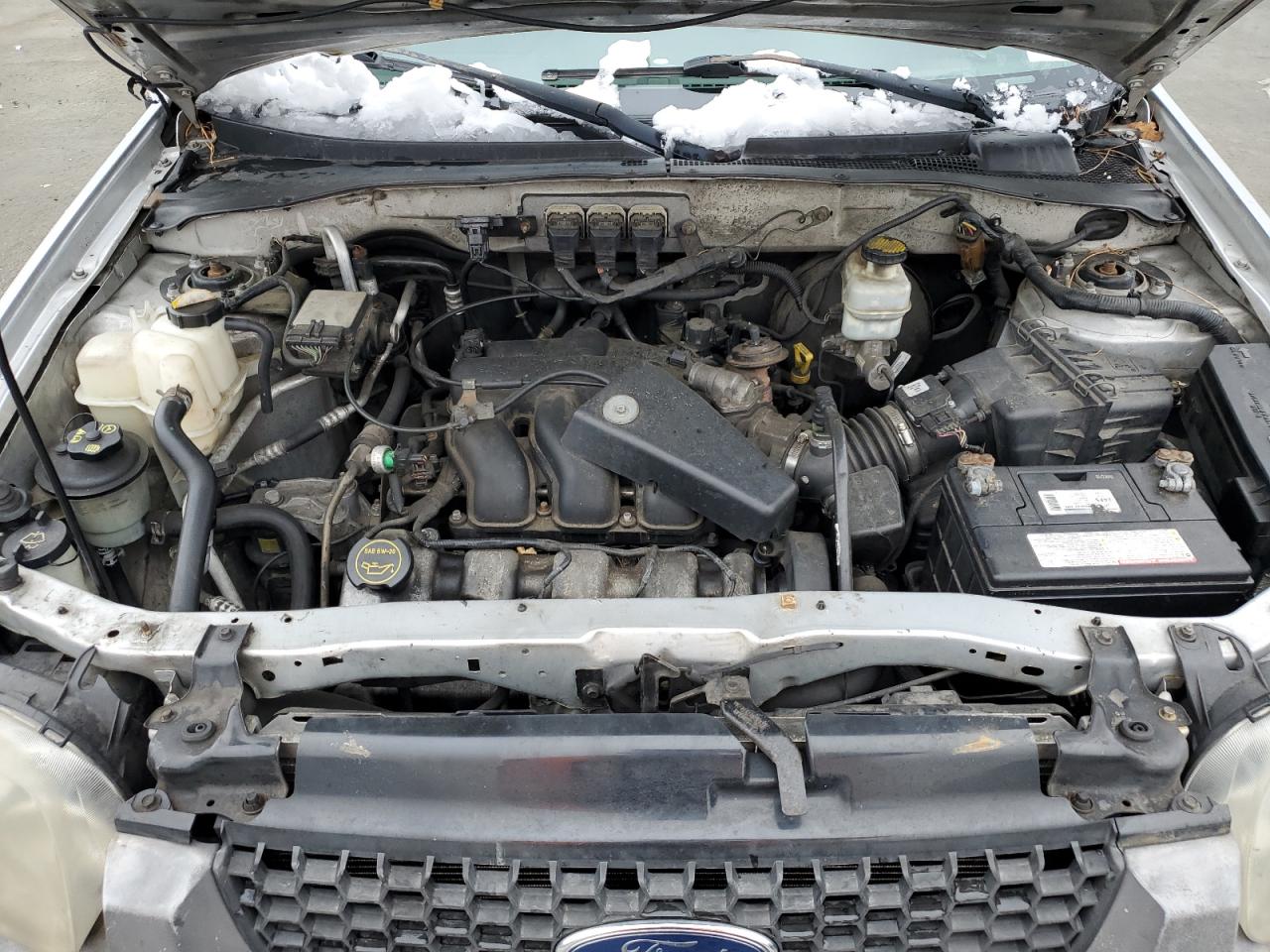 2005 Ford Escape - Image 12