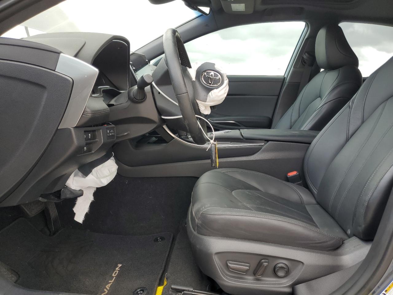 2021 Toyota Avalon - Image 7