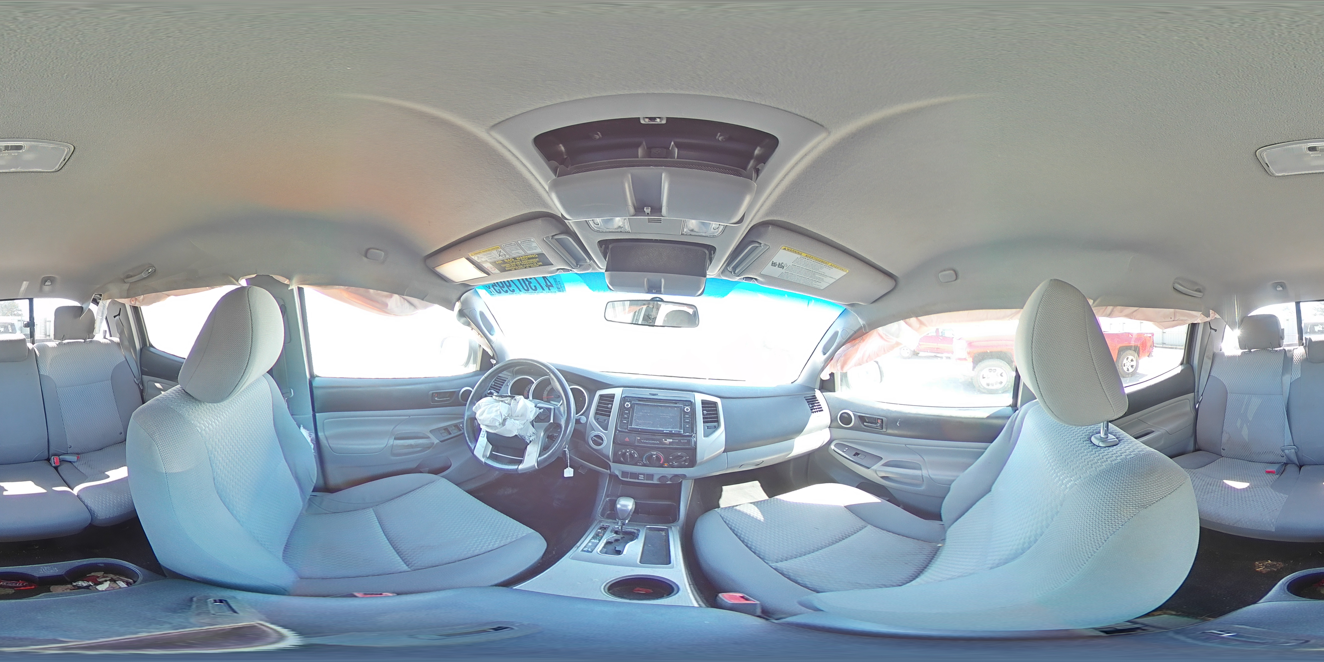 2015 Toyota Tacoma - Image 13