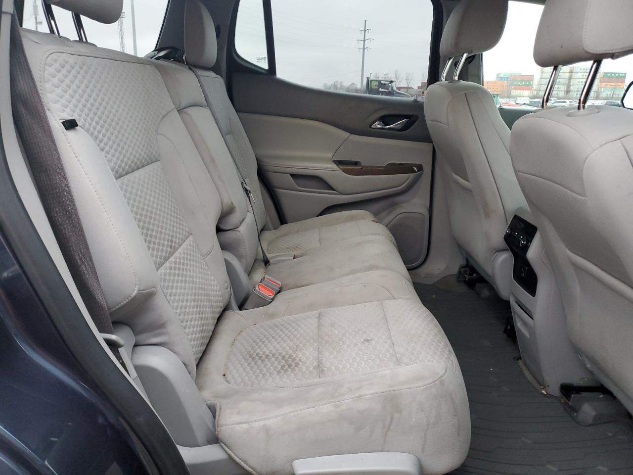 2018 GMC Acadia - Image 11