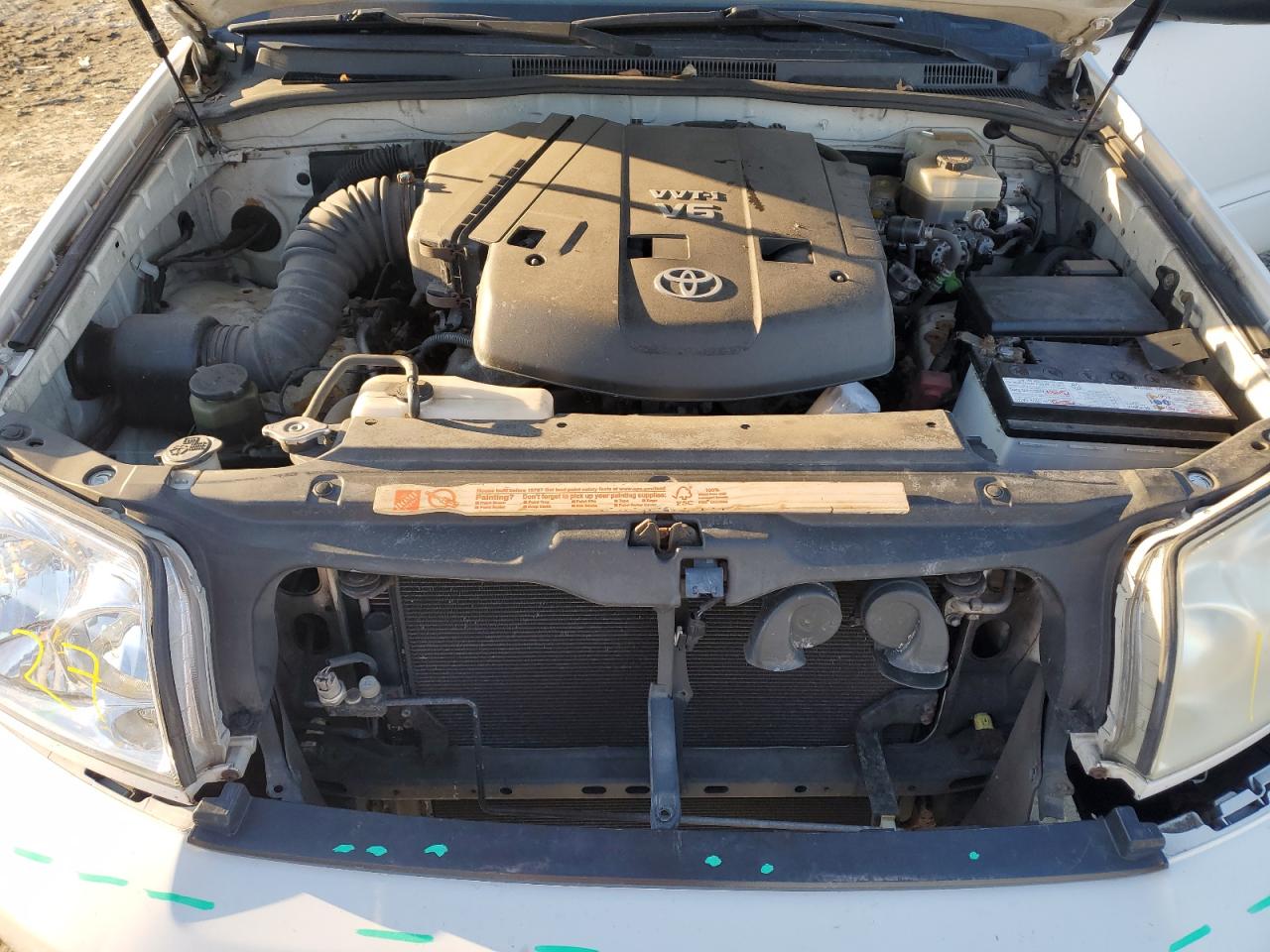 2004 Toyota 4Runner - Image 11