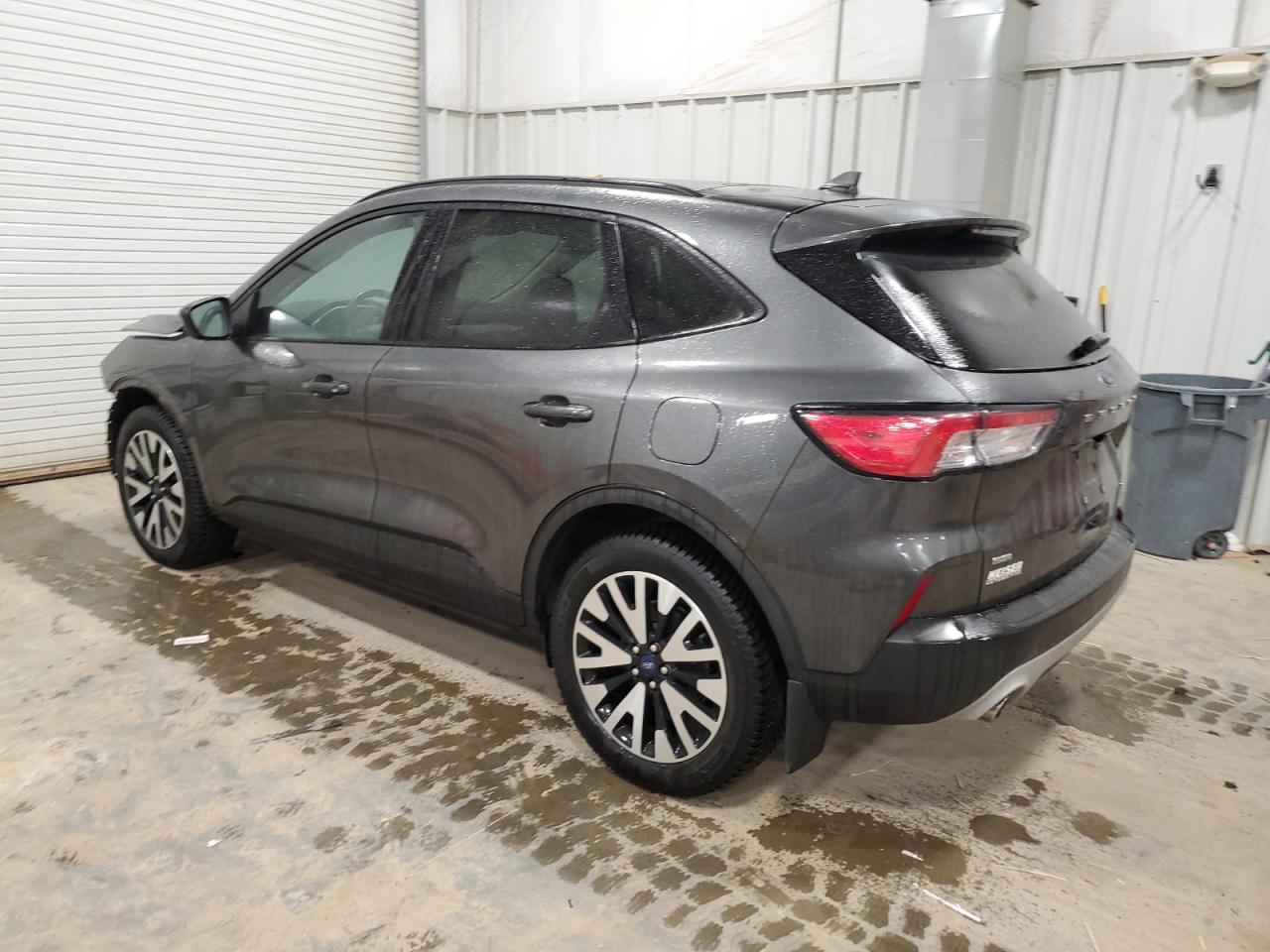 2020 Ford Escape - Image 2
