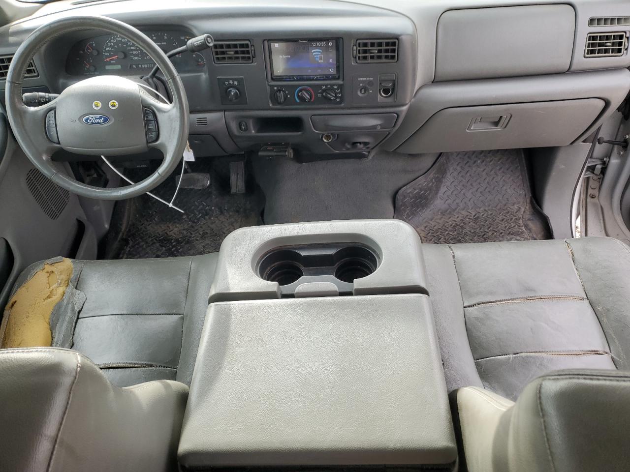 2003 Ford F350 - Image 8