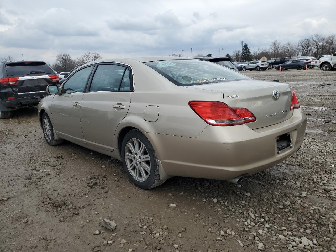 2006 Toyota Avalon - Image 2