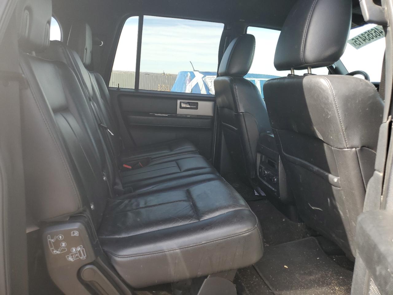 2015 Ford Expedition - Image 11