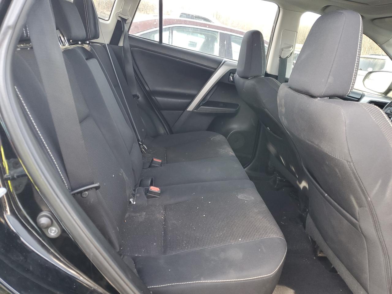 2016 Toyota RAV 4 - Image 11