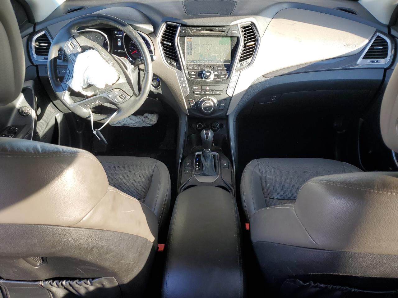 2015 Hyundai Santa Fe - Image 8