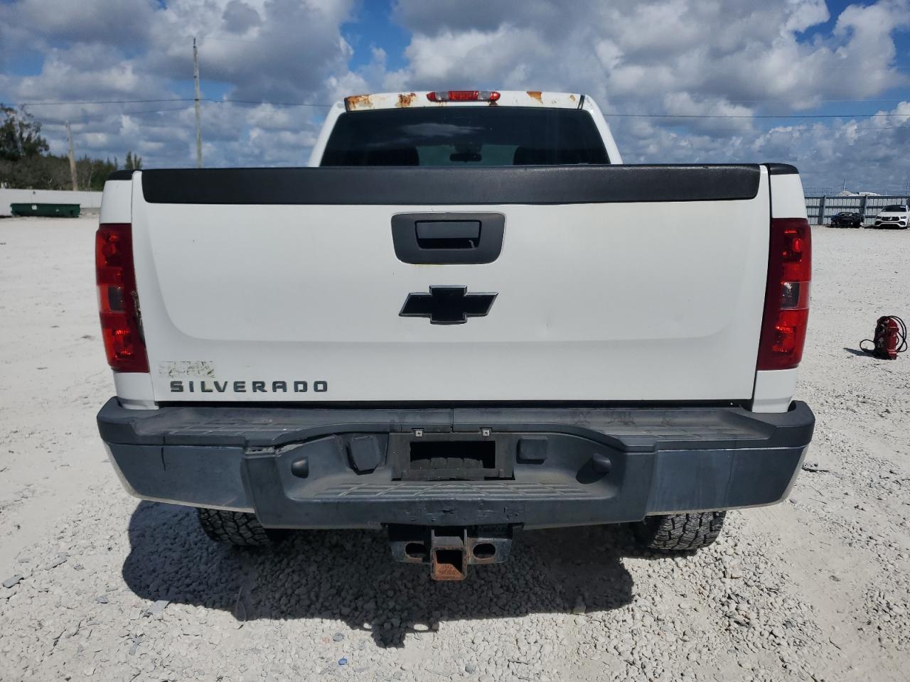 2014 Chevrolet Silverado - Image 6