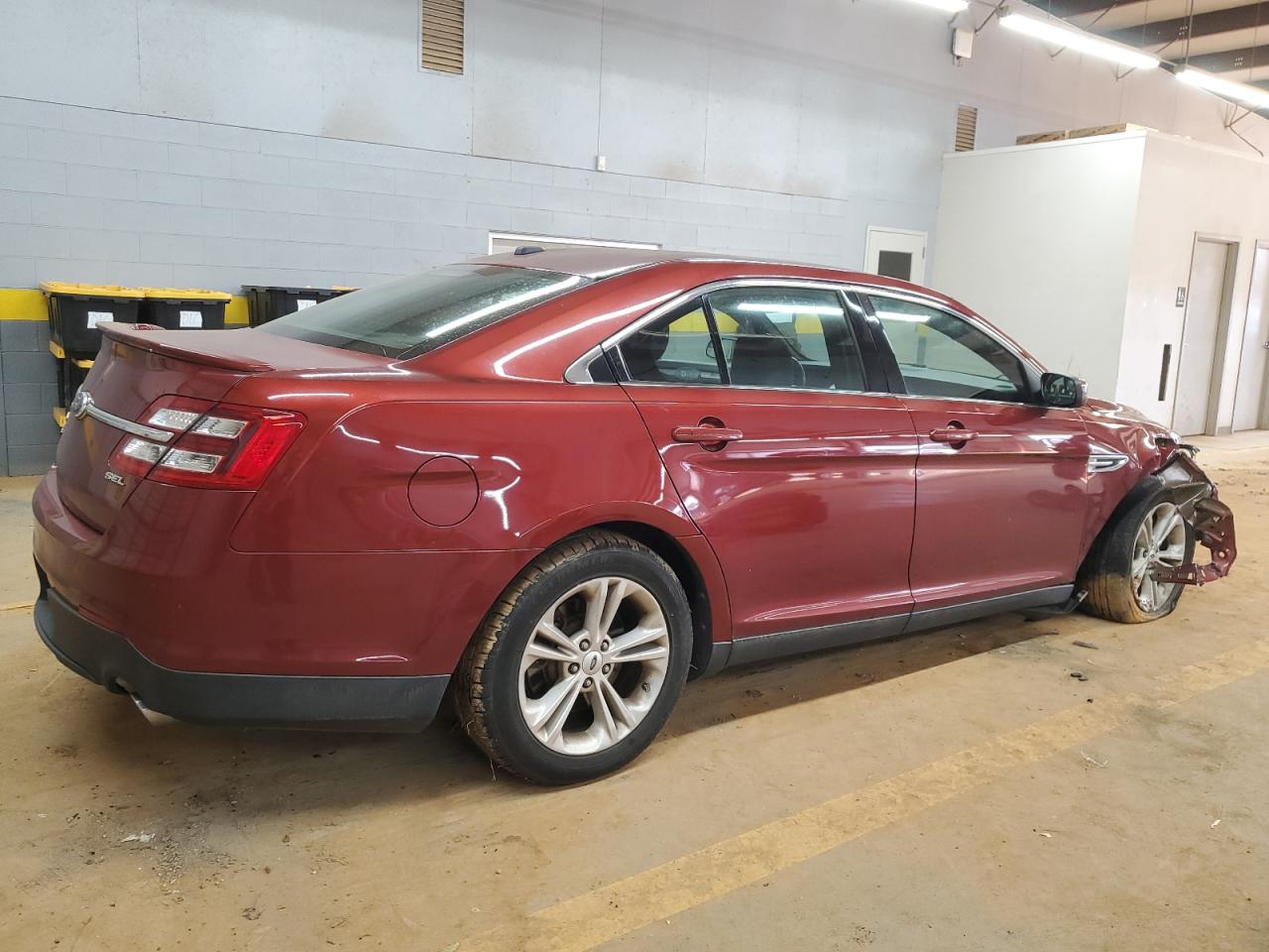2014 Ford Taurus - Image 3