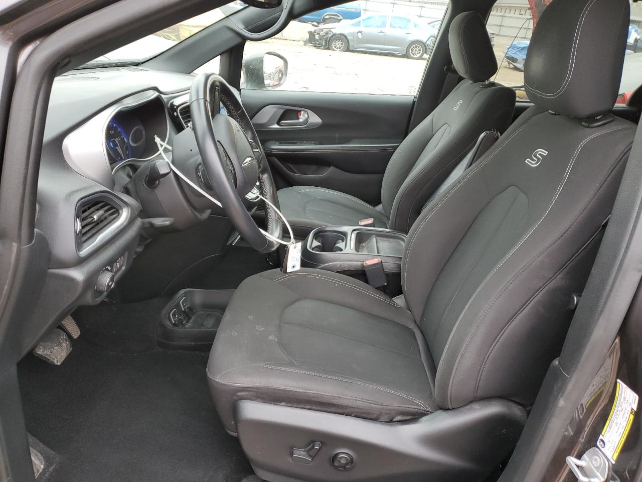 2018 Chrysler Pacifica - Image 7