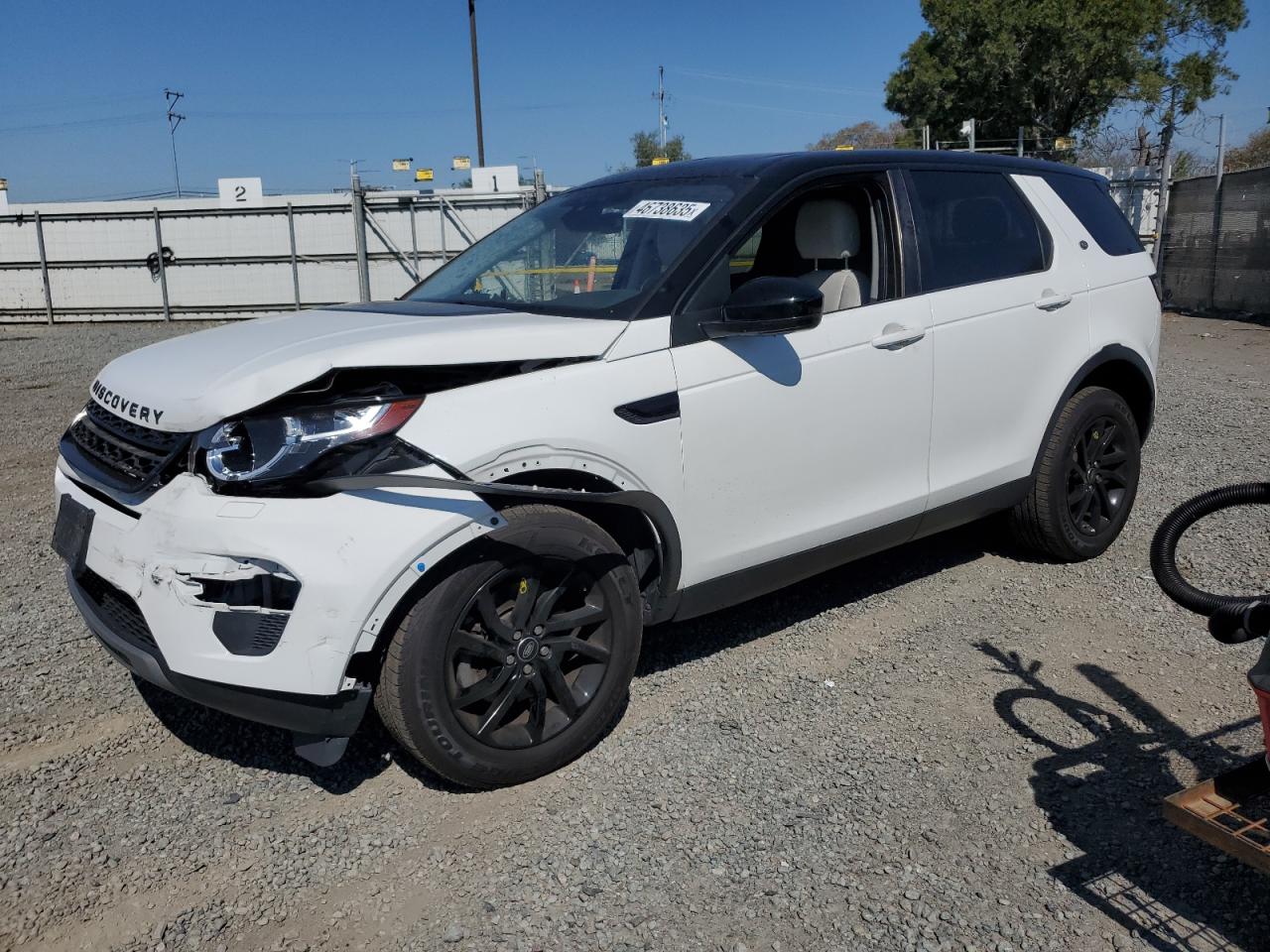 2018 Land Rover Discovery - Image 1