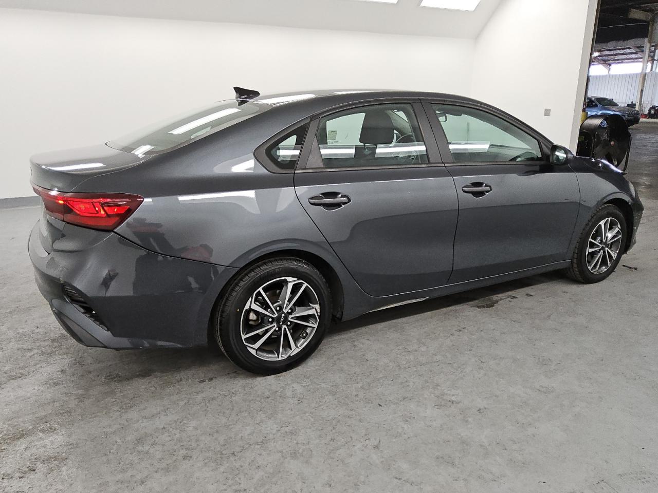 2023 Kia Forte - Image 3