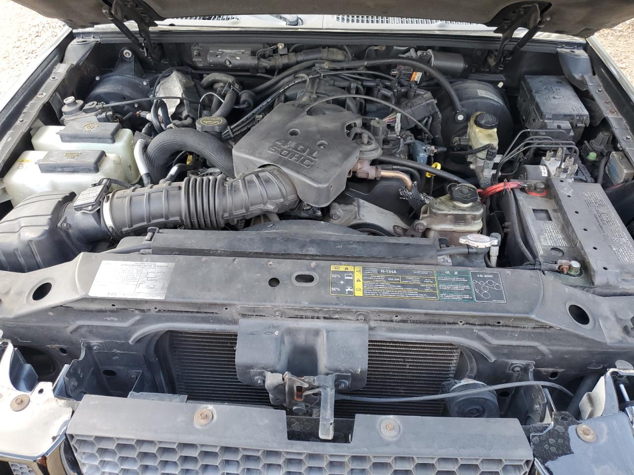 2005 Ford Explorer - Image 11