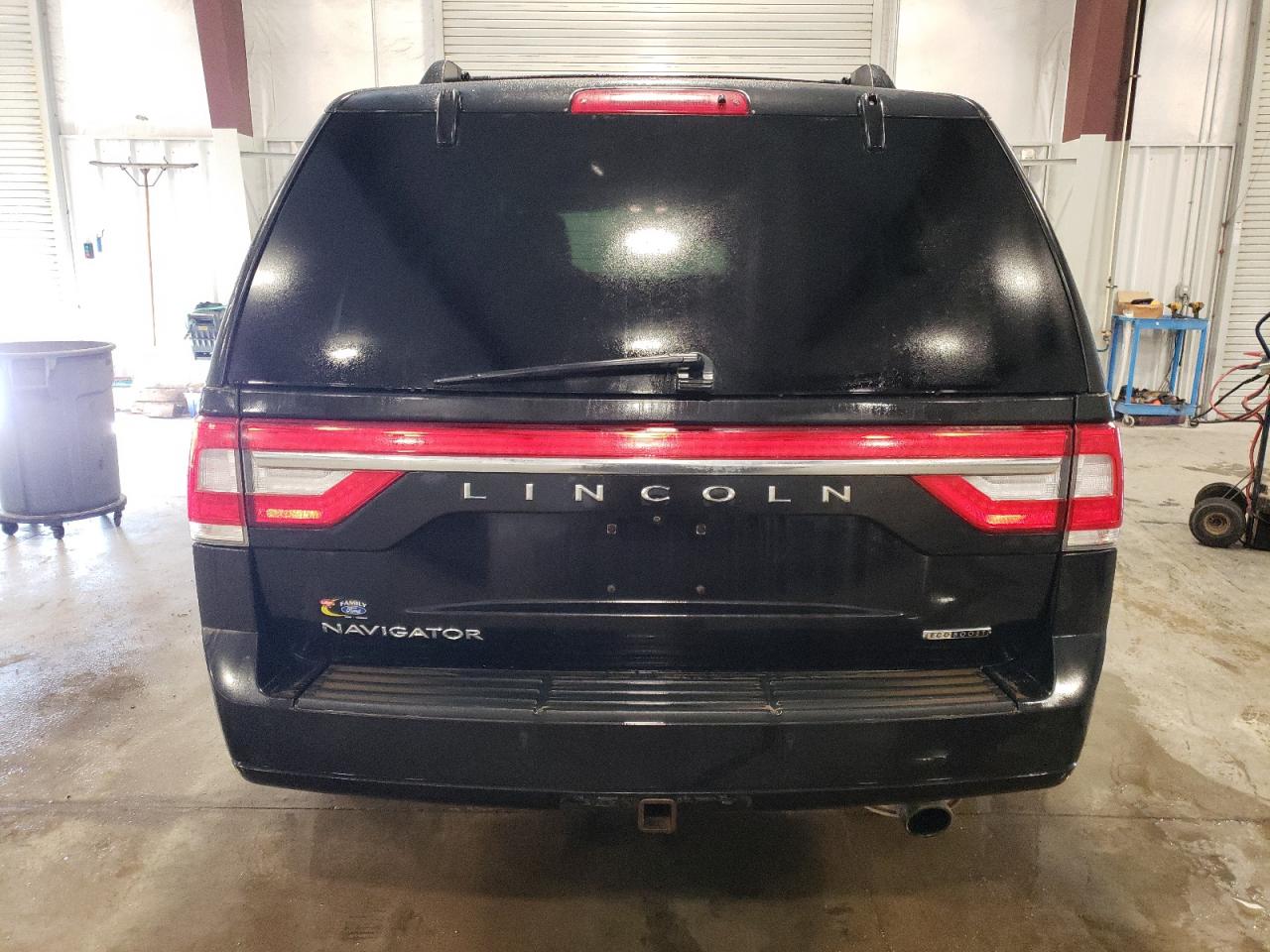 2015 Lincoln Navigator - Image 6