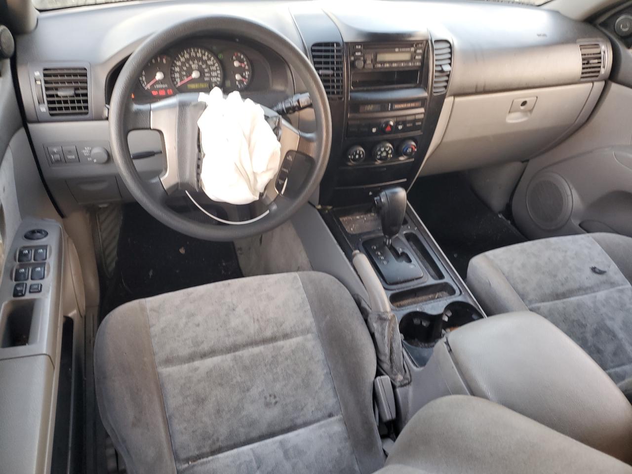 2005 Kia Sorento - Image 8