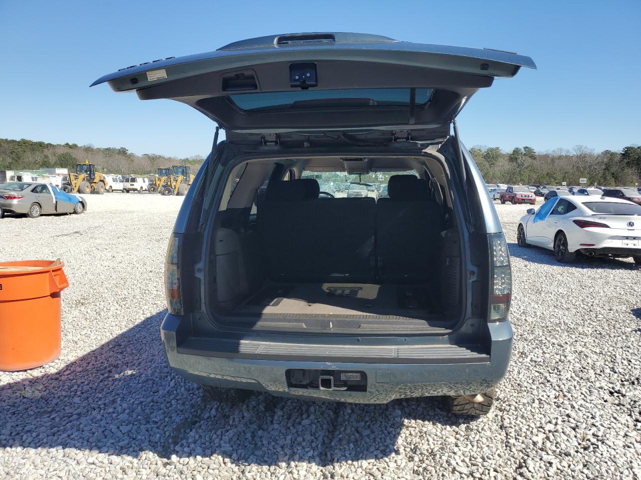 2010 Chevrolet Tahoe - Image 6