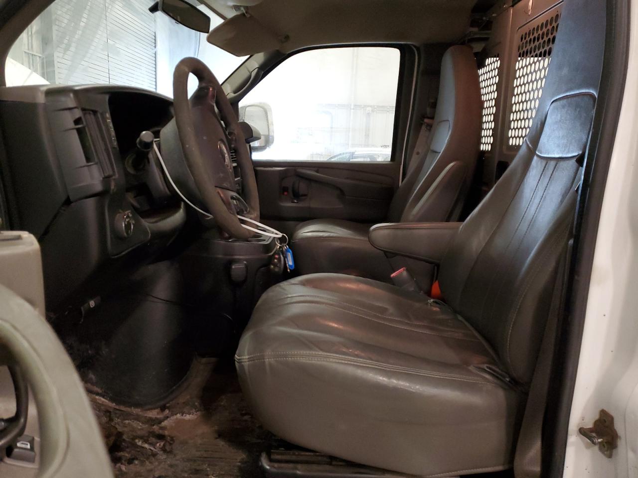 2012 GMC Savana - Image 7