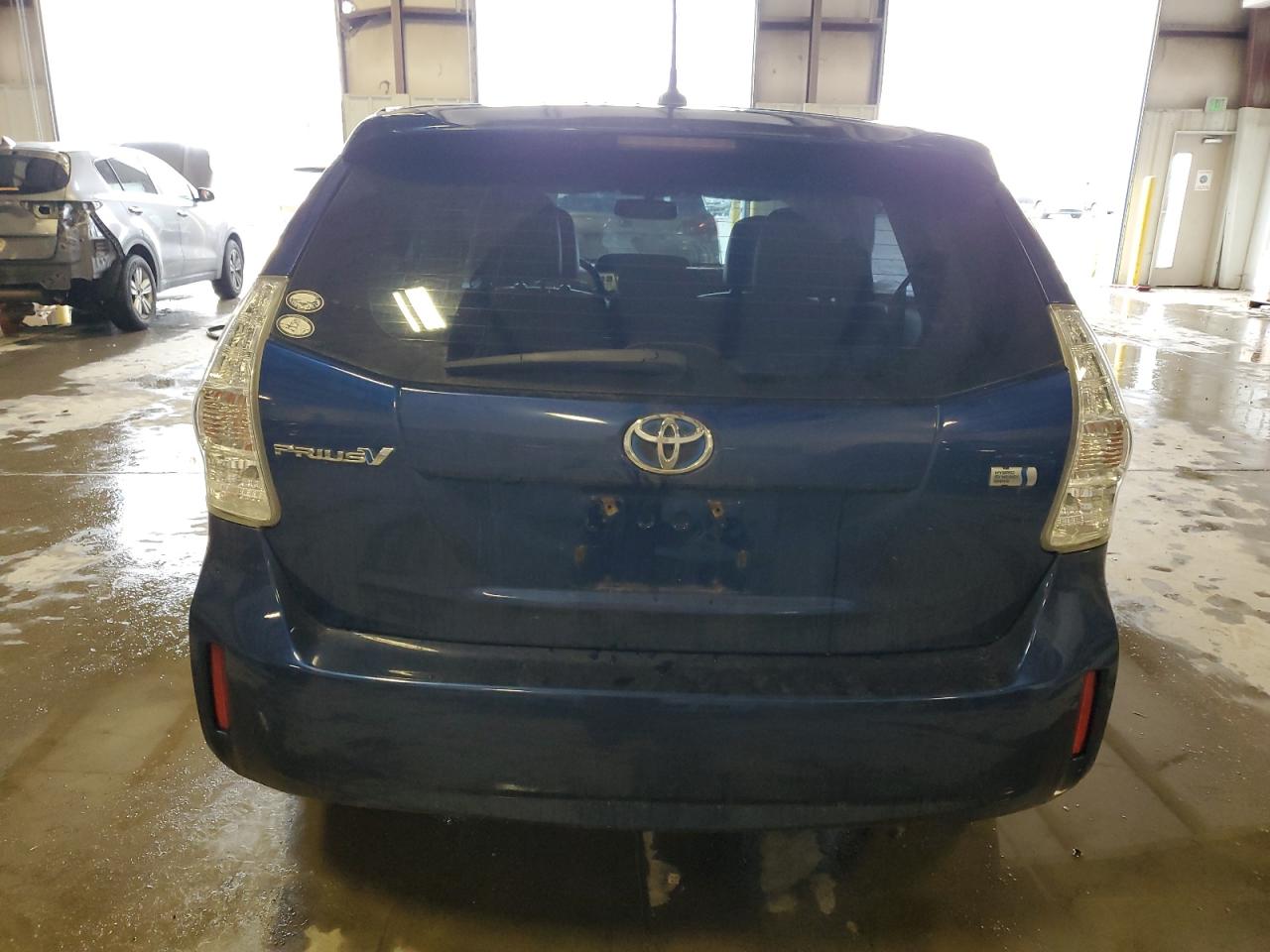 2012 Toyota Prius - Image 6