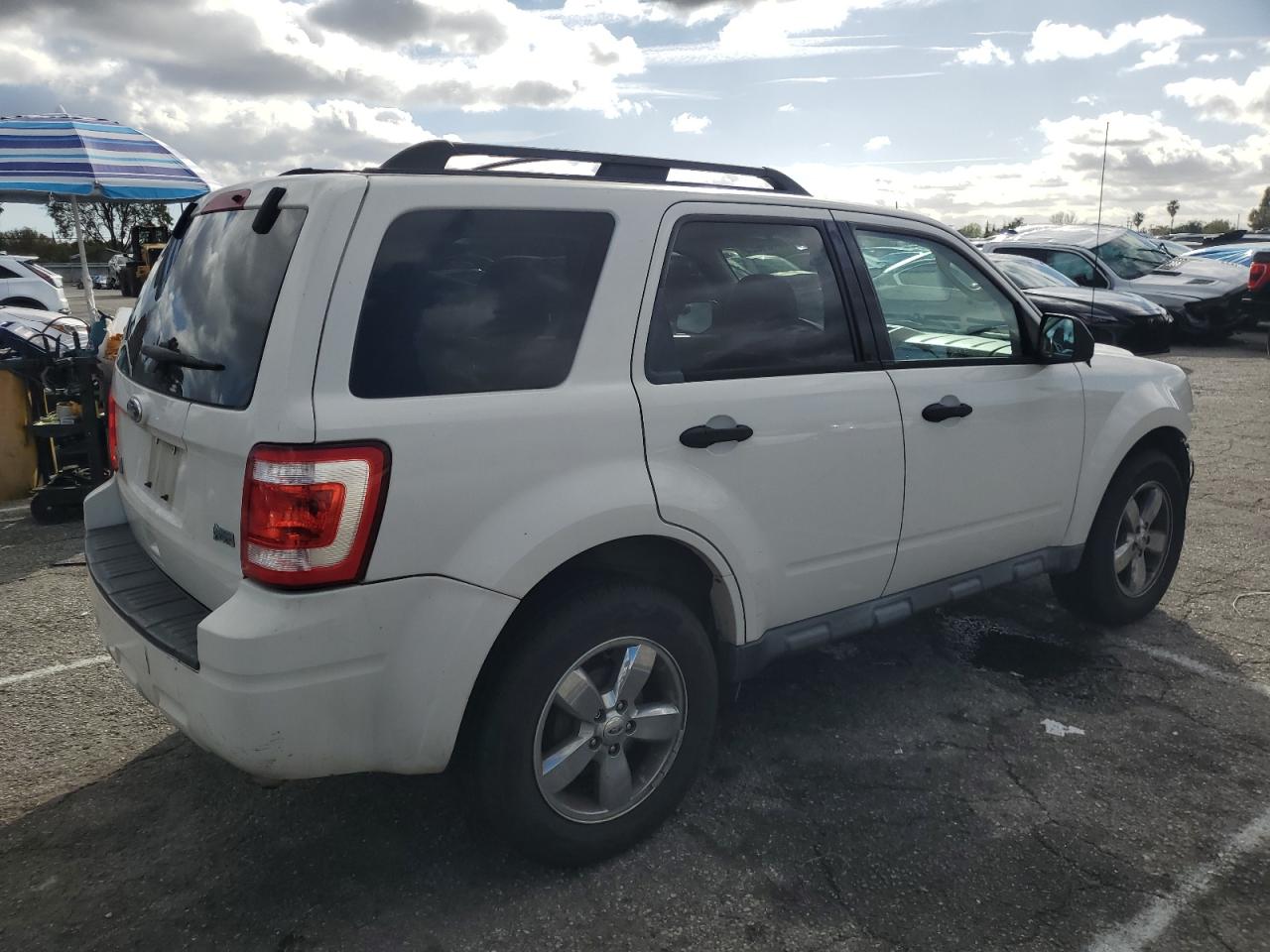 2010 Ford Escape - Image 3