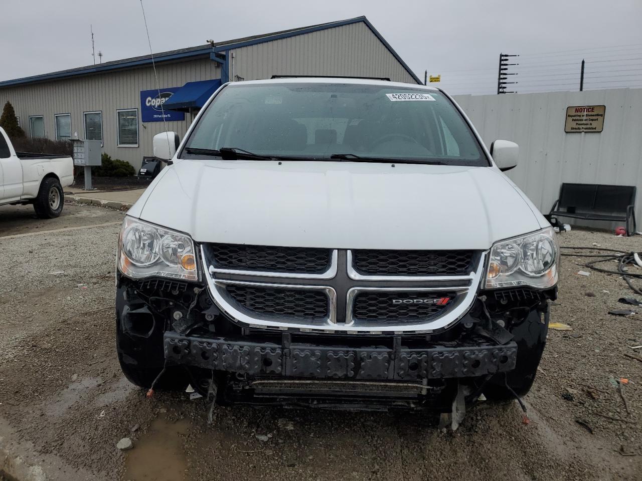 2017 Dodge Caravan - Image 5