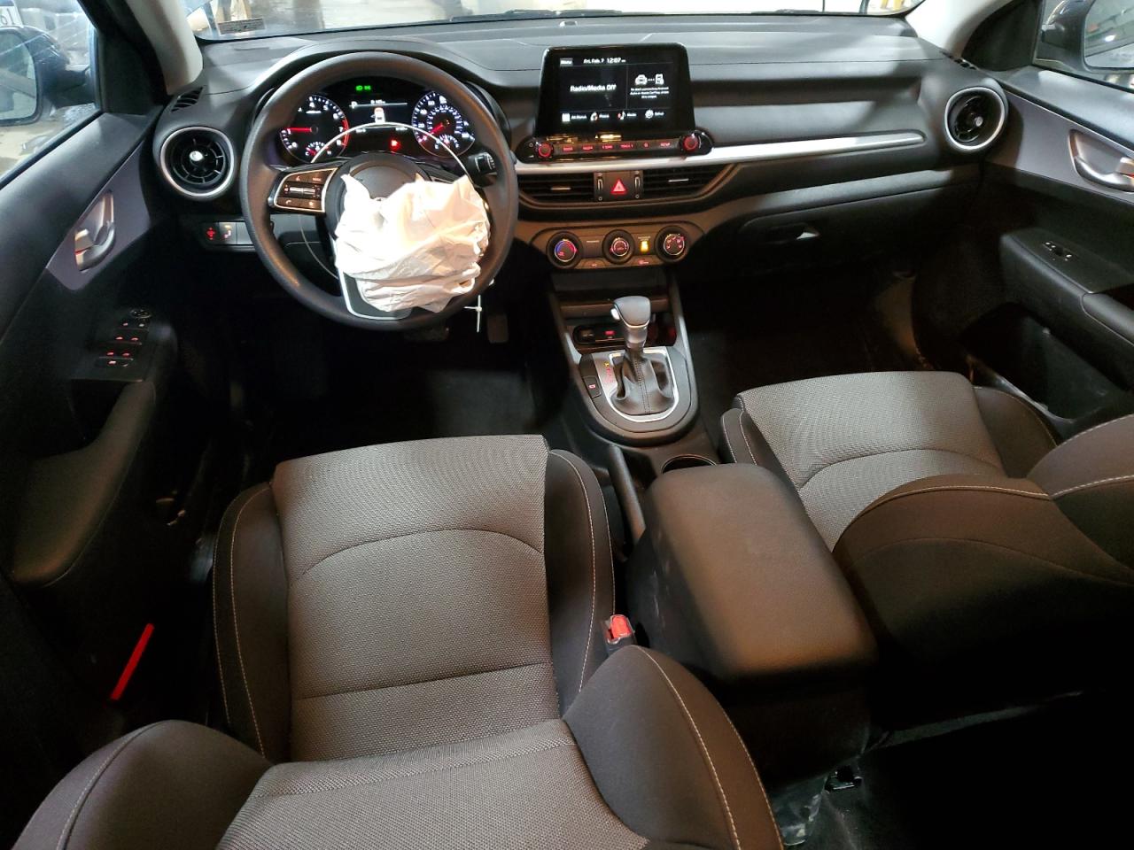 2024 Kia Forte - Image 8