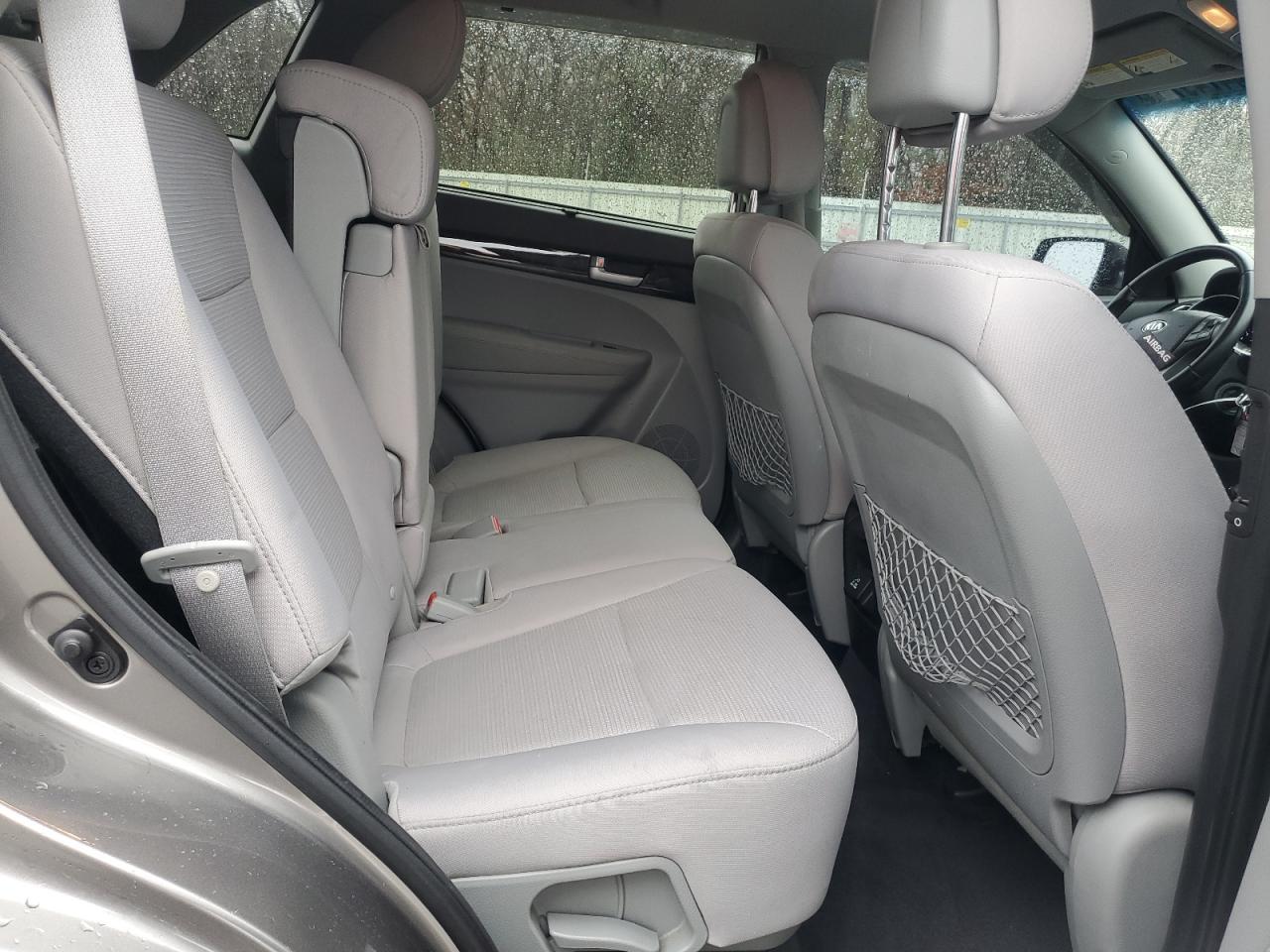 2015 Kia Sorento - Image 11