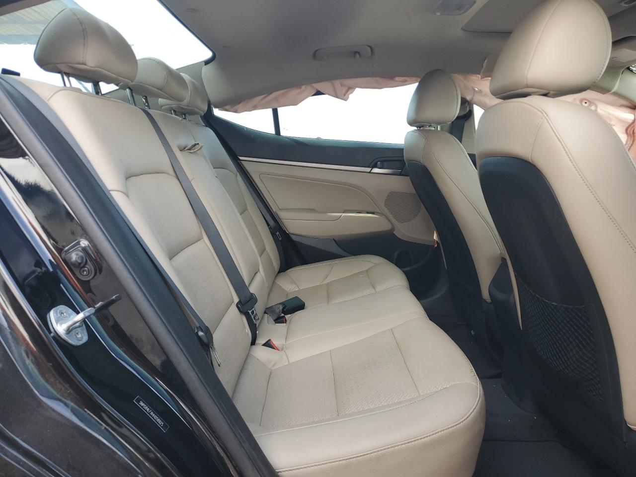 2017 Hyundai Elantra - Image 10