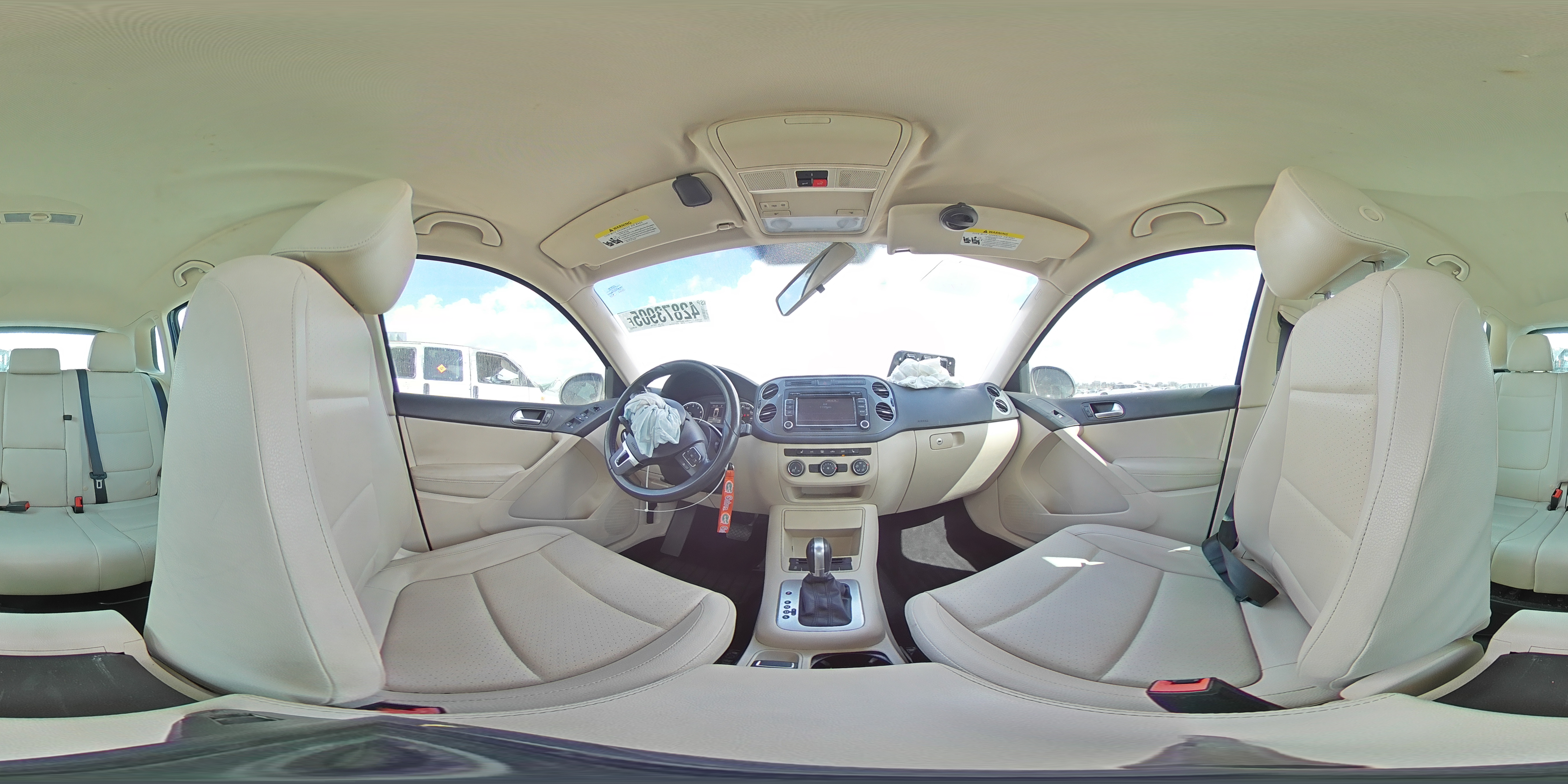 2015 Volkswagen Tiguan - Image 13