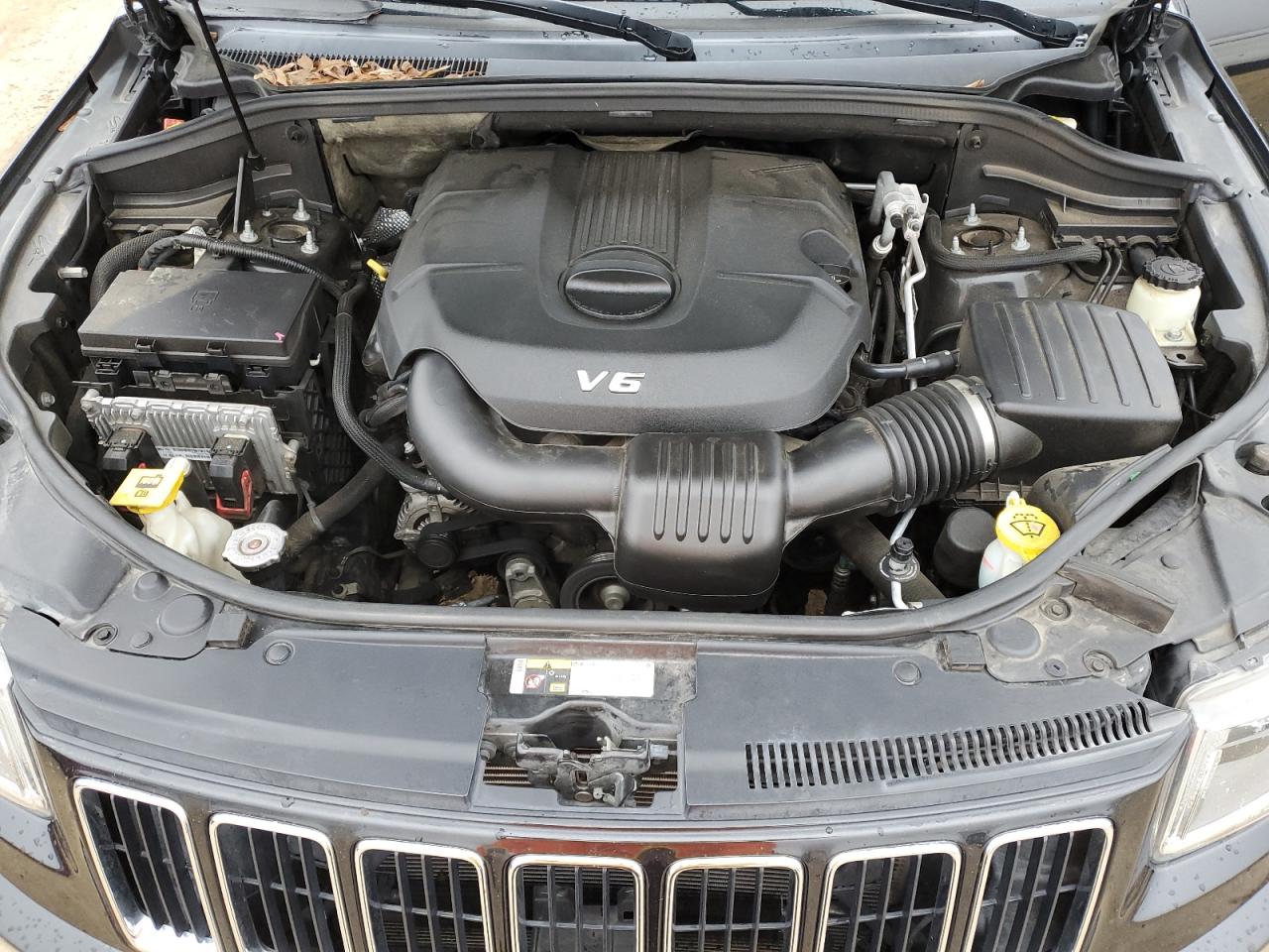 2014 Jeep Grand Cherokee - Image 12