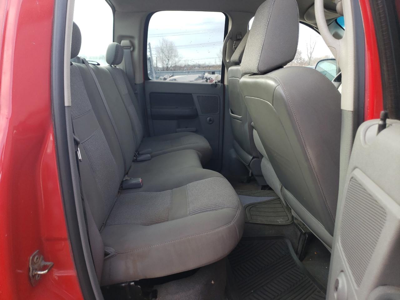 2006 Dodge RAM - Image 10