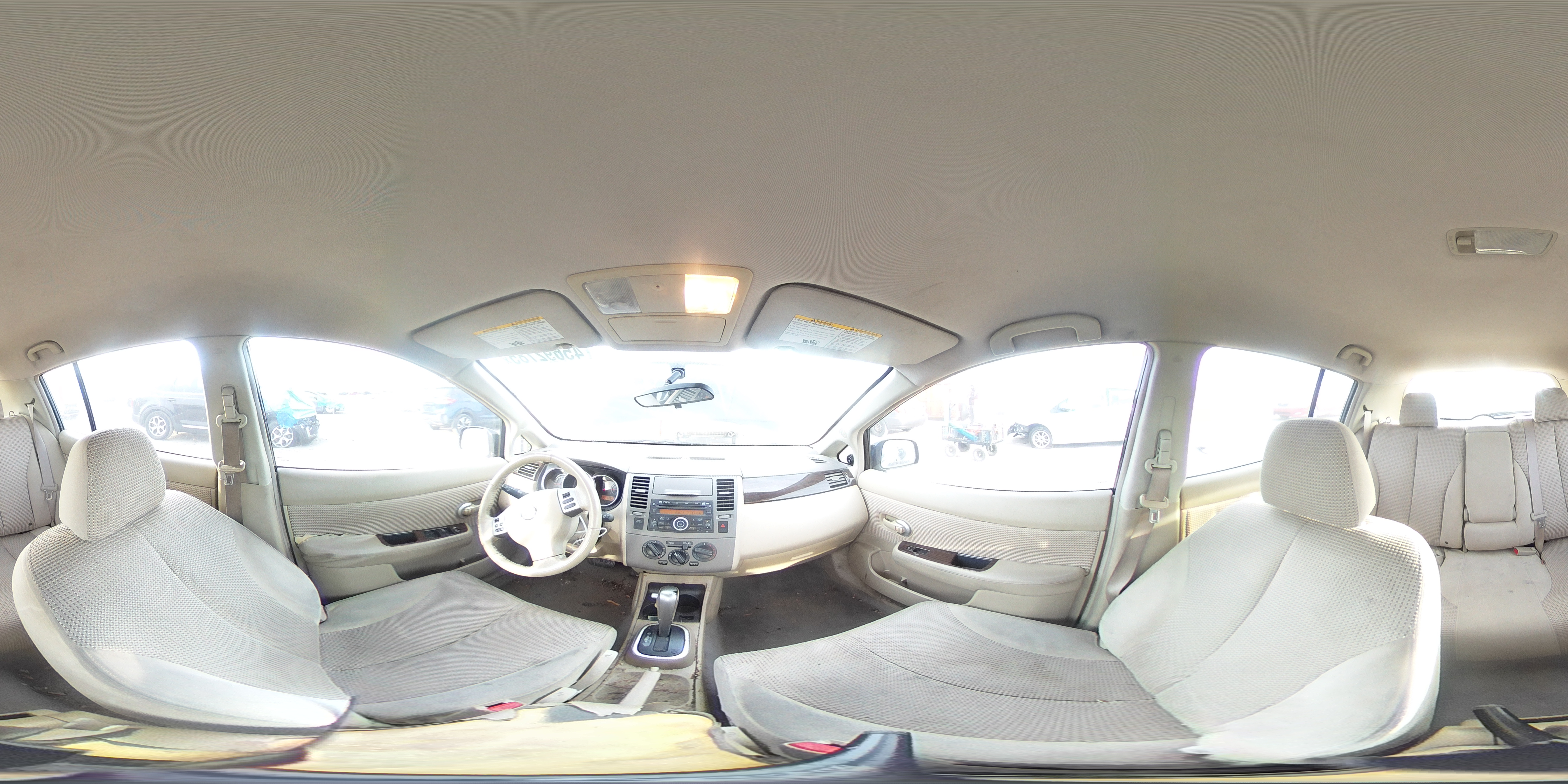 2011 Nissan Versa - Image 13