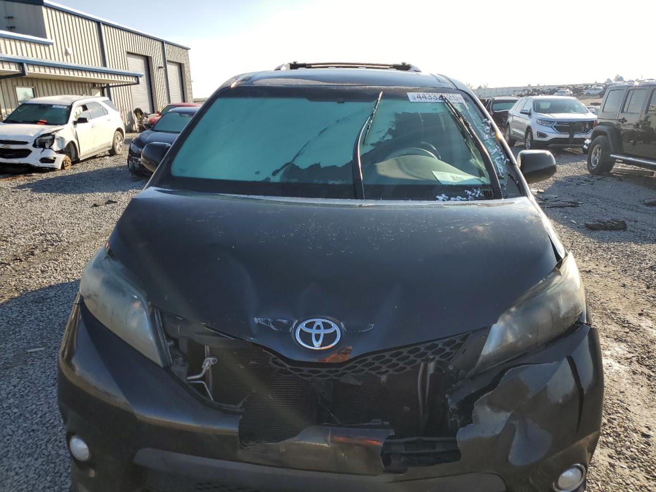 2013 Toyota Sienna - Image 5