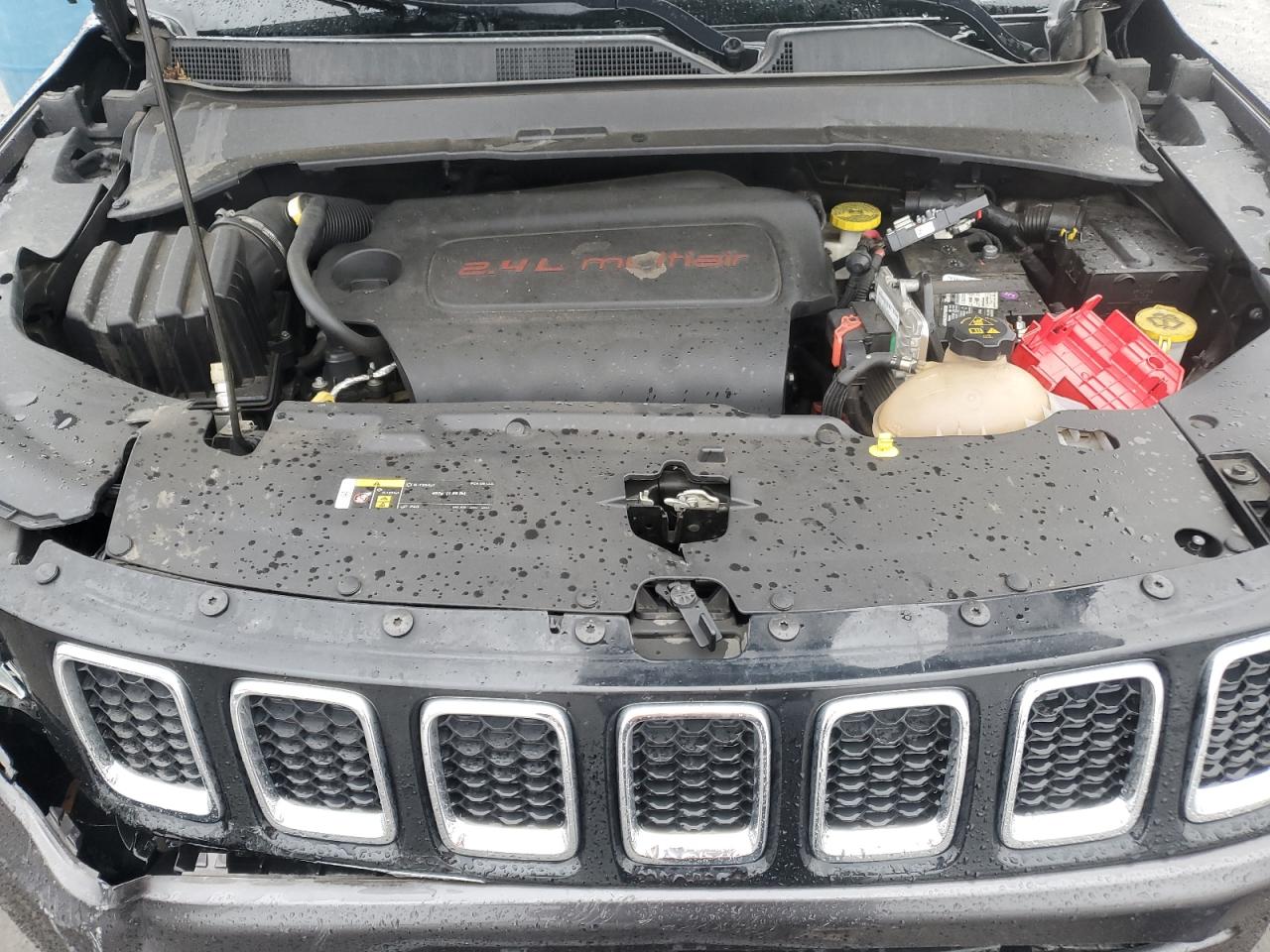 2020 Jeep Compass - Image 13
