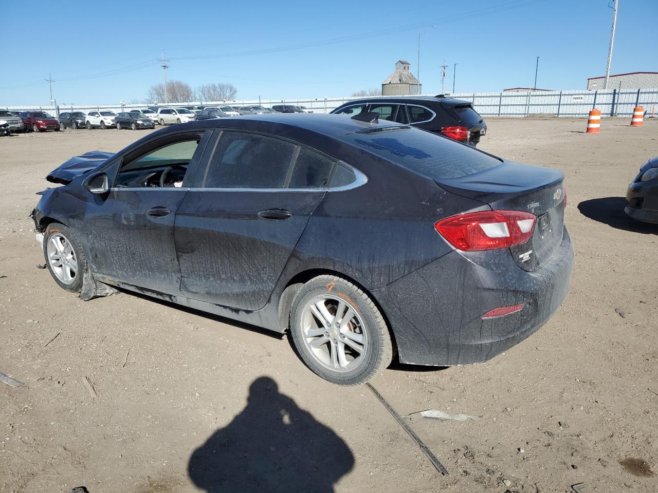 2016 Chevrolet Cruze - Image 2