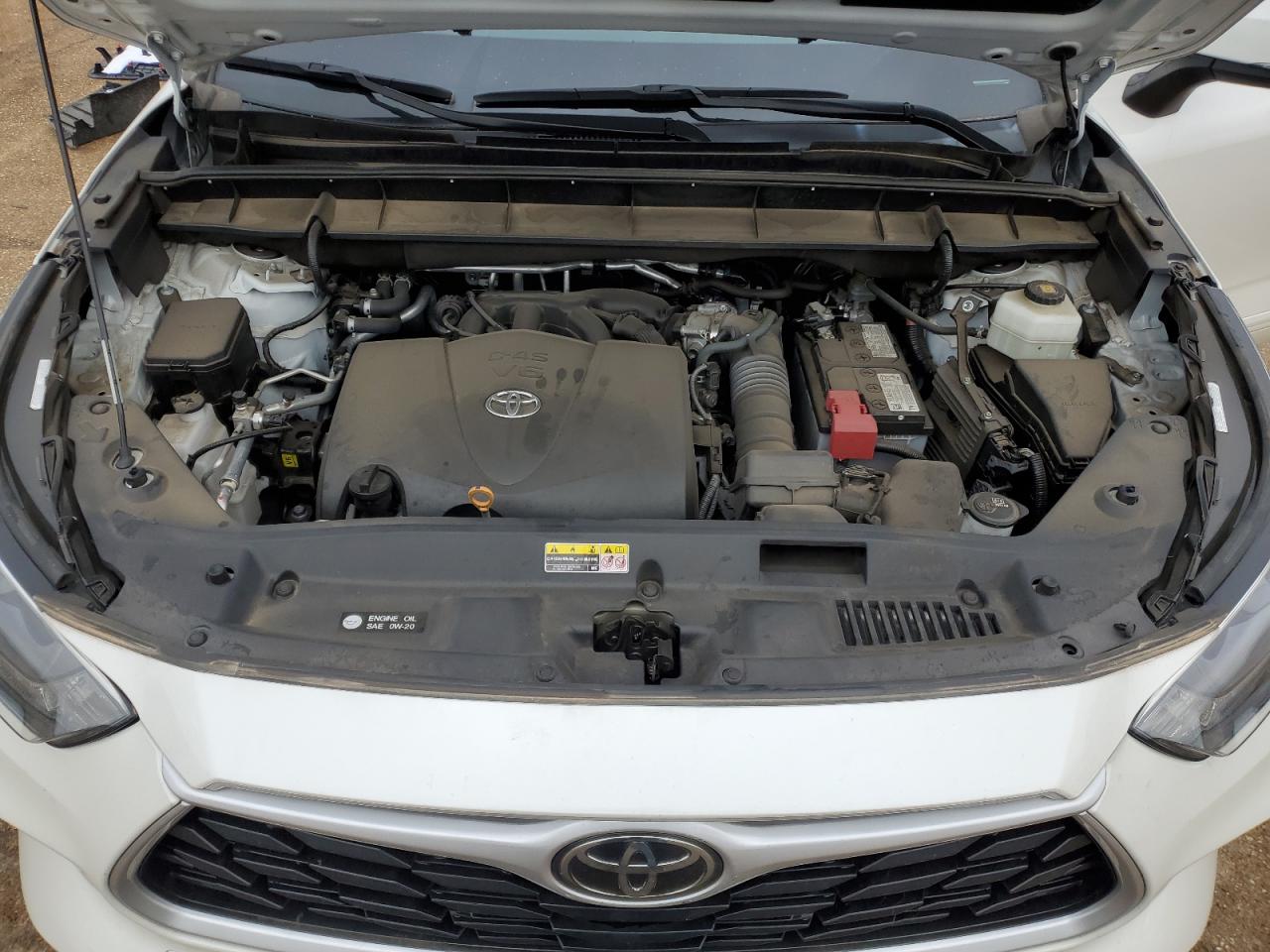 2021 Toyota Highlander - Image 12