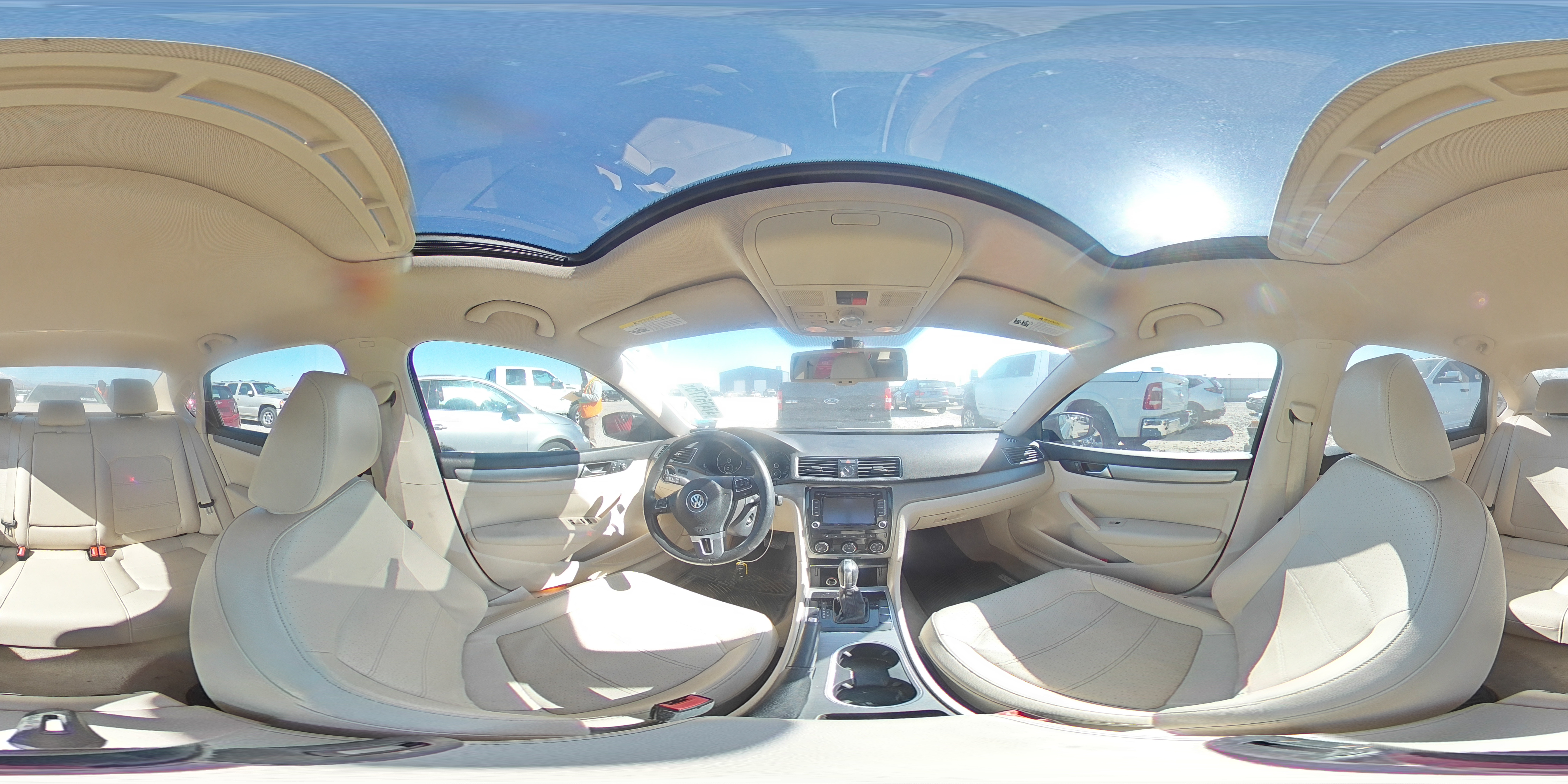 2014 Volkswagen Passat - Image 12