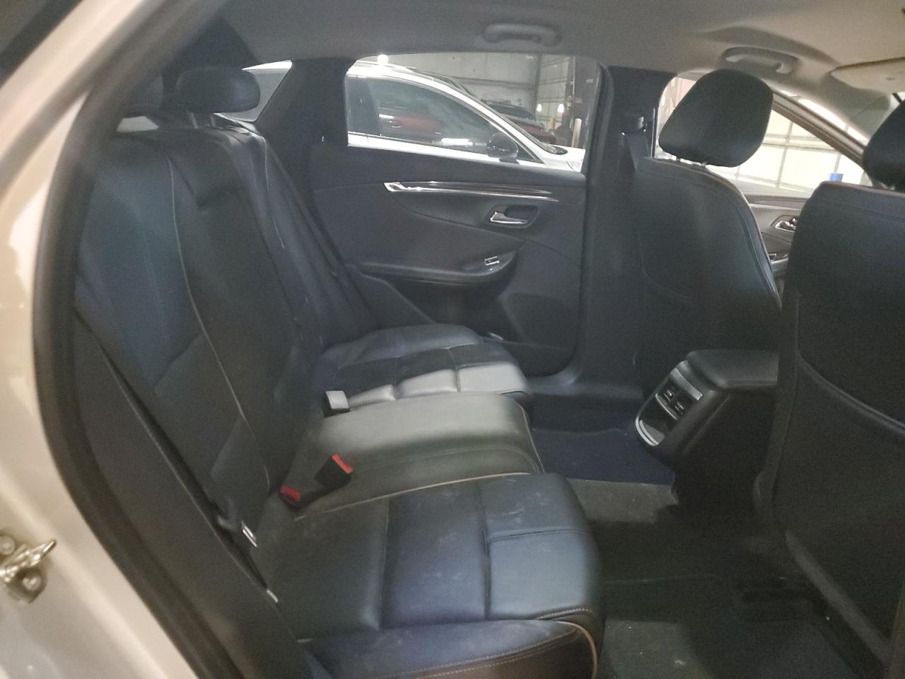 2017 Chevrolet Impala - Image 10