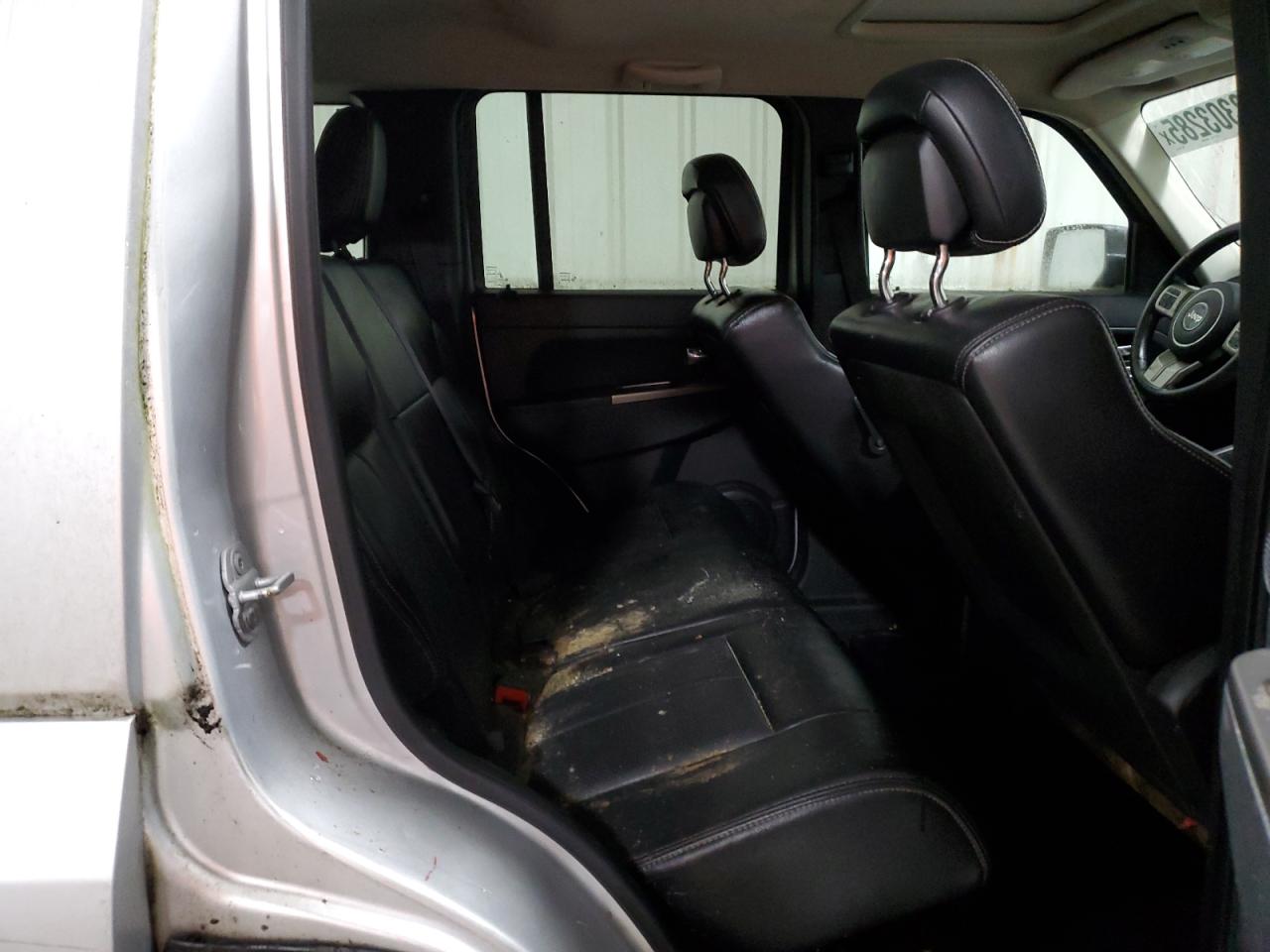 2011 Jeep Liberty (North America) - Image 11