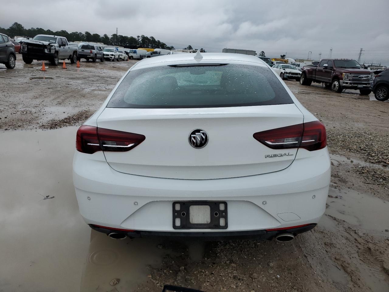 2019 Buick Regal - Image 6