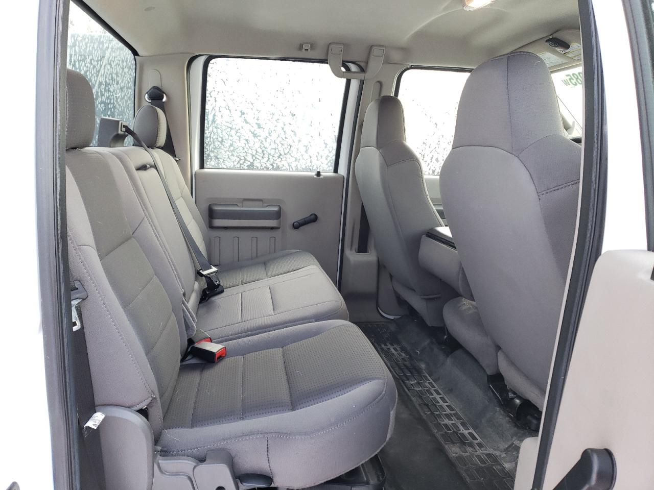 2009 Ford F350 - Image 10